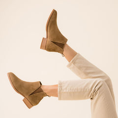 Nisolo Eva Everyday Chelsea Boot Taupe Suede | Women Boots