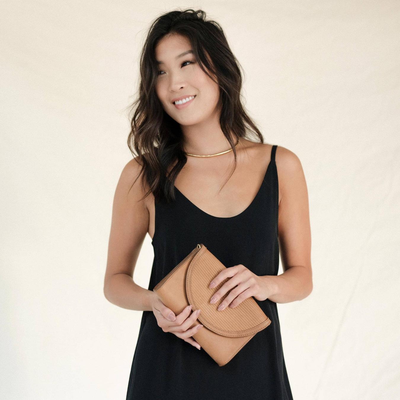 Nisolo Cleo Convertible Crossbody Almond | Women Bags &amp; Wallets