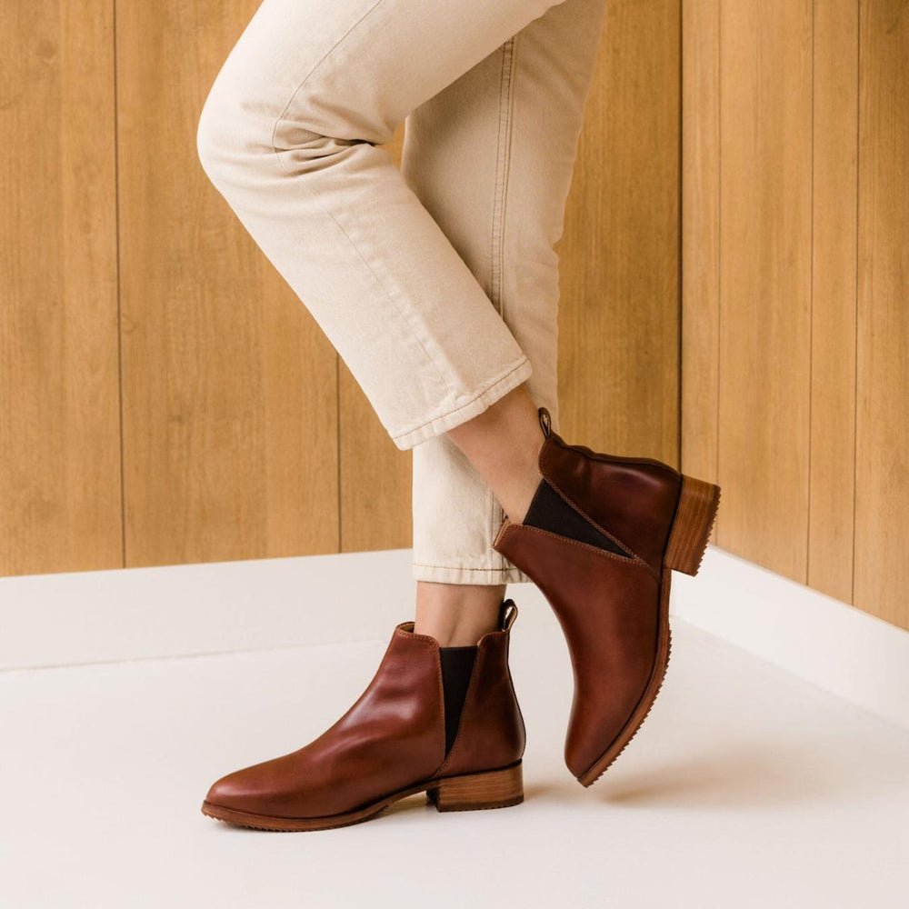 Nisolo Eva Everyday Chelsea Boot Auburn | Women Boots