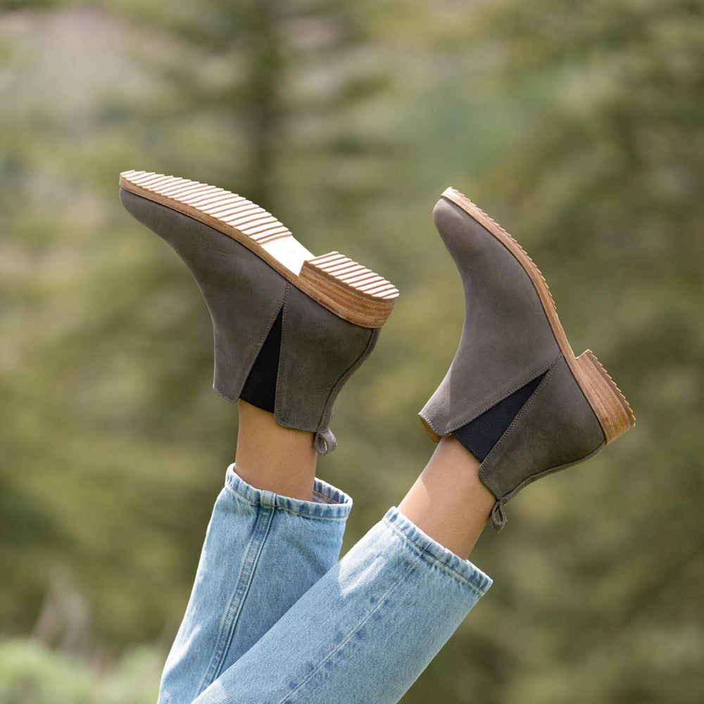 Nisolo Eva Everyday Chelsea Boot Grey | Women Boots