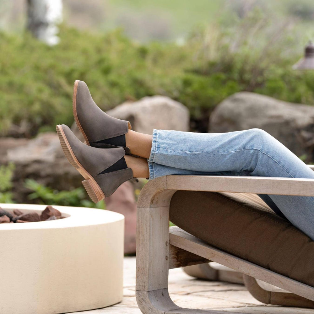 Nisolo Eva Everyday Chelsea Boot Grey | Women Boots