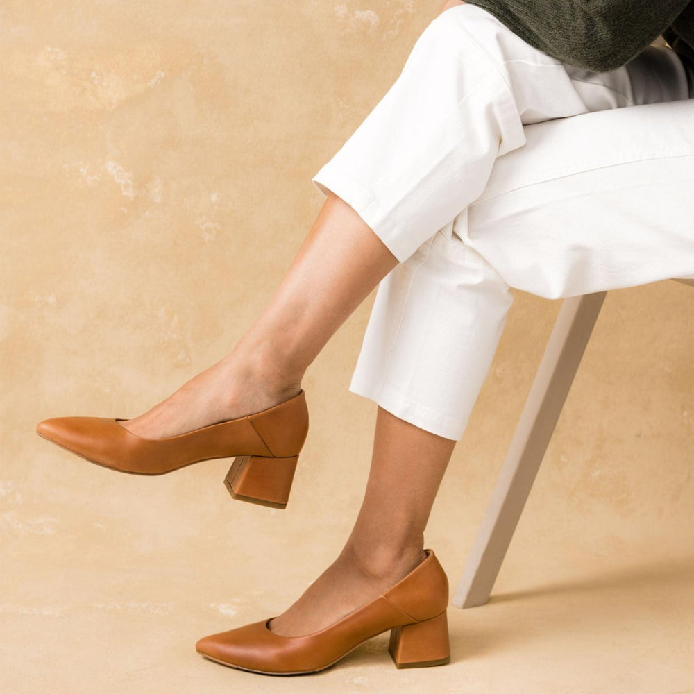 Nisolo Fiorela Go-To Mid Heel Caramel | Women Heels