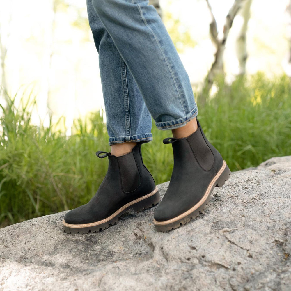 Nisolo Go-To Lug Chelsea Boot Black | Women Boots
