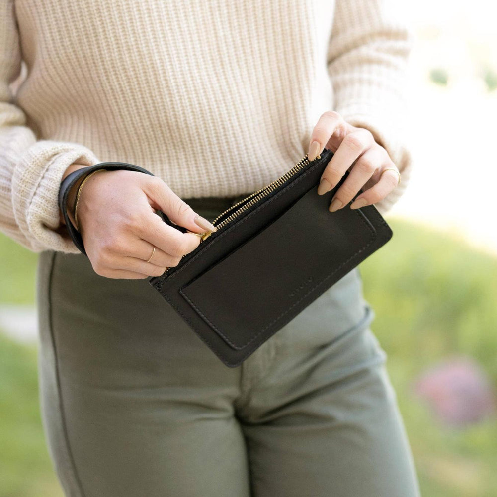 Nisolo Go-To Wristlet Clutch Black | Women Bags &amp; Wallets