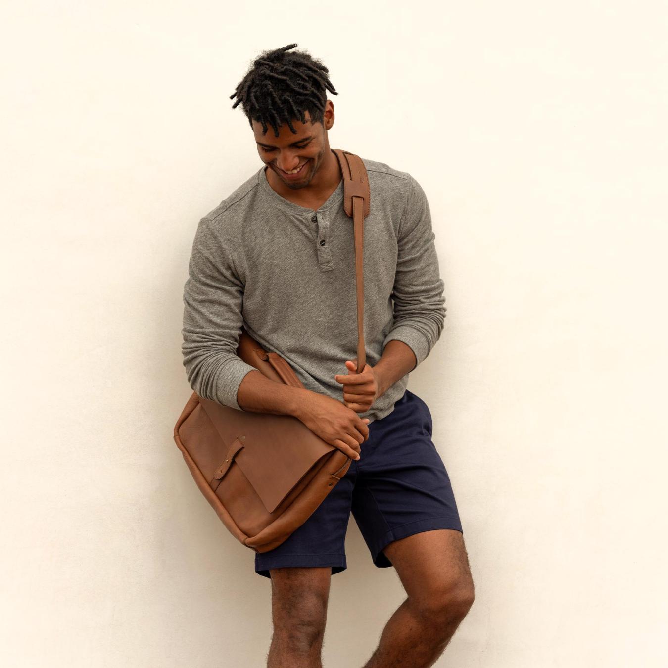 Nisolo Loreto Messenger Bag Chestnut | Men Bags &amp; Wallets