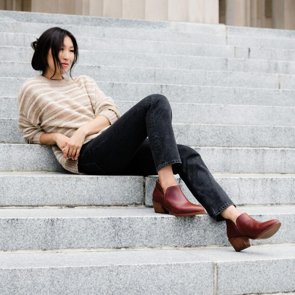 Nisolo Mia Everyday Ankle Bootie Auburn | Women Heels