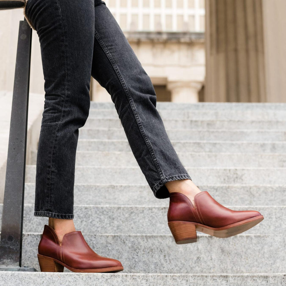 Nisolo Mia Everyday Ankle Bootie Auburn | Women Heels