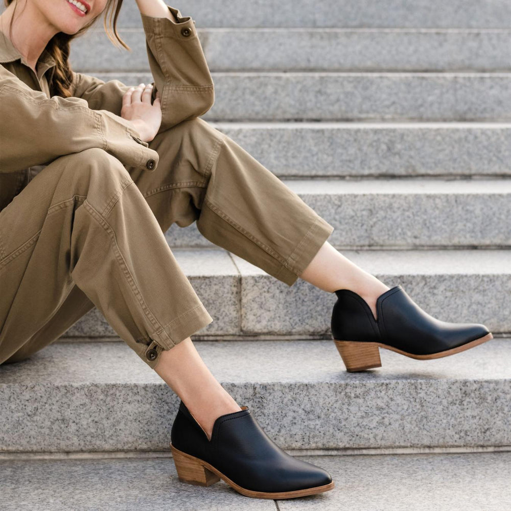 Nisolo Mia Everyday Ankle Bootie Black | Women Heels