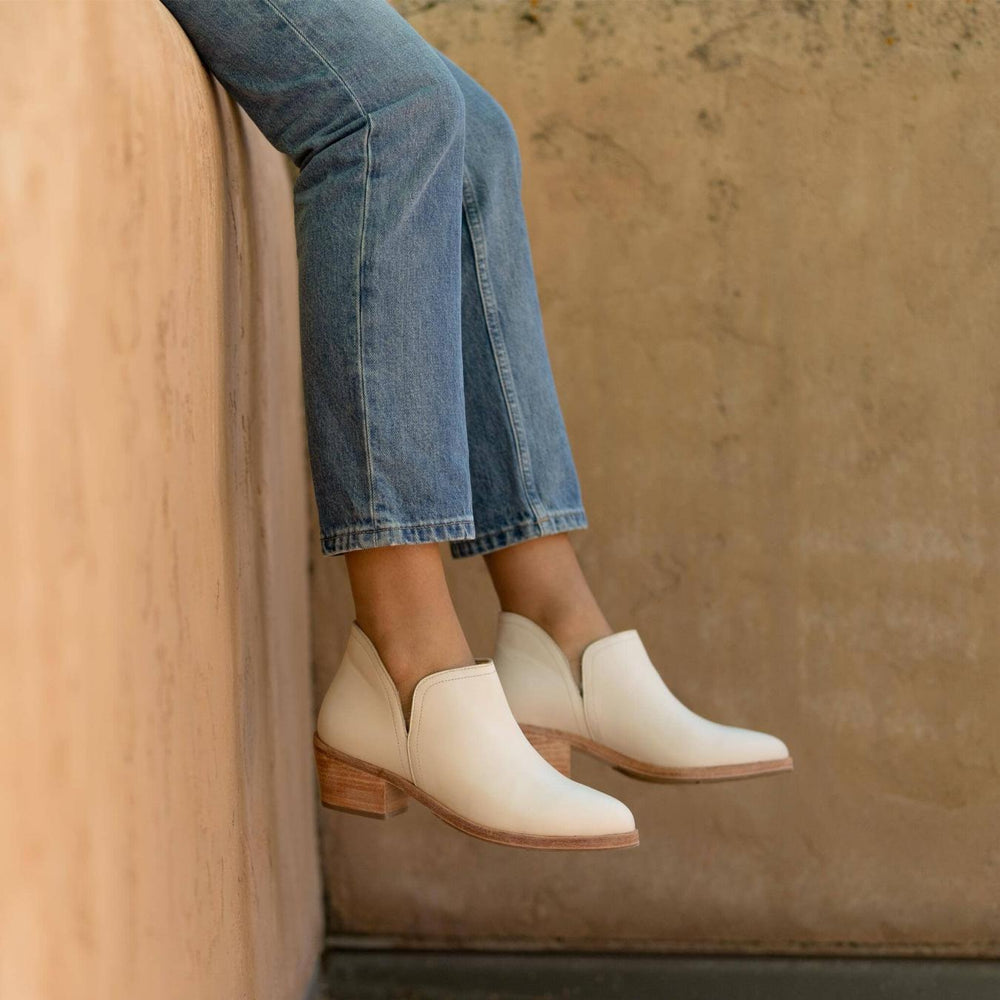 Nisolo Mia Everyday Ankle Bootie Bone | Women Heels