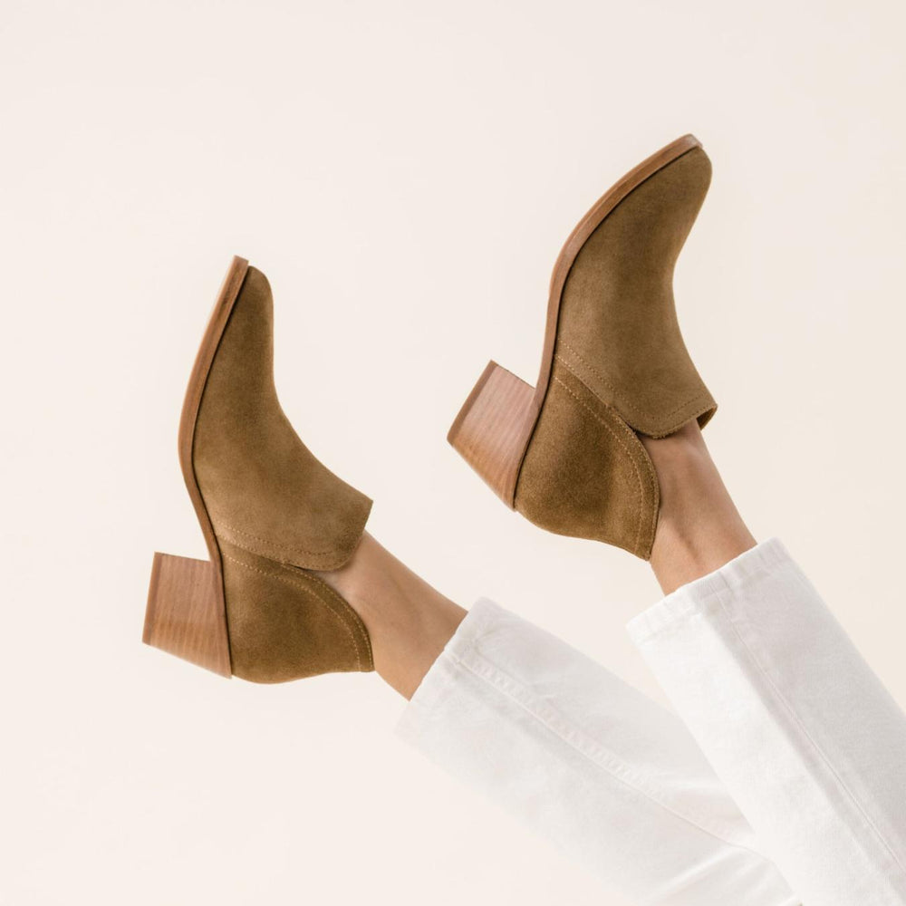 Nisolo Mia Everyday Ankle Bootie Taupe Suede | Women Boots