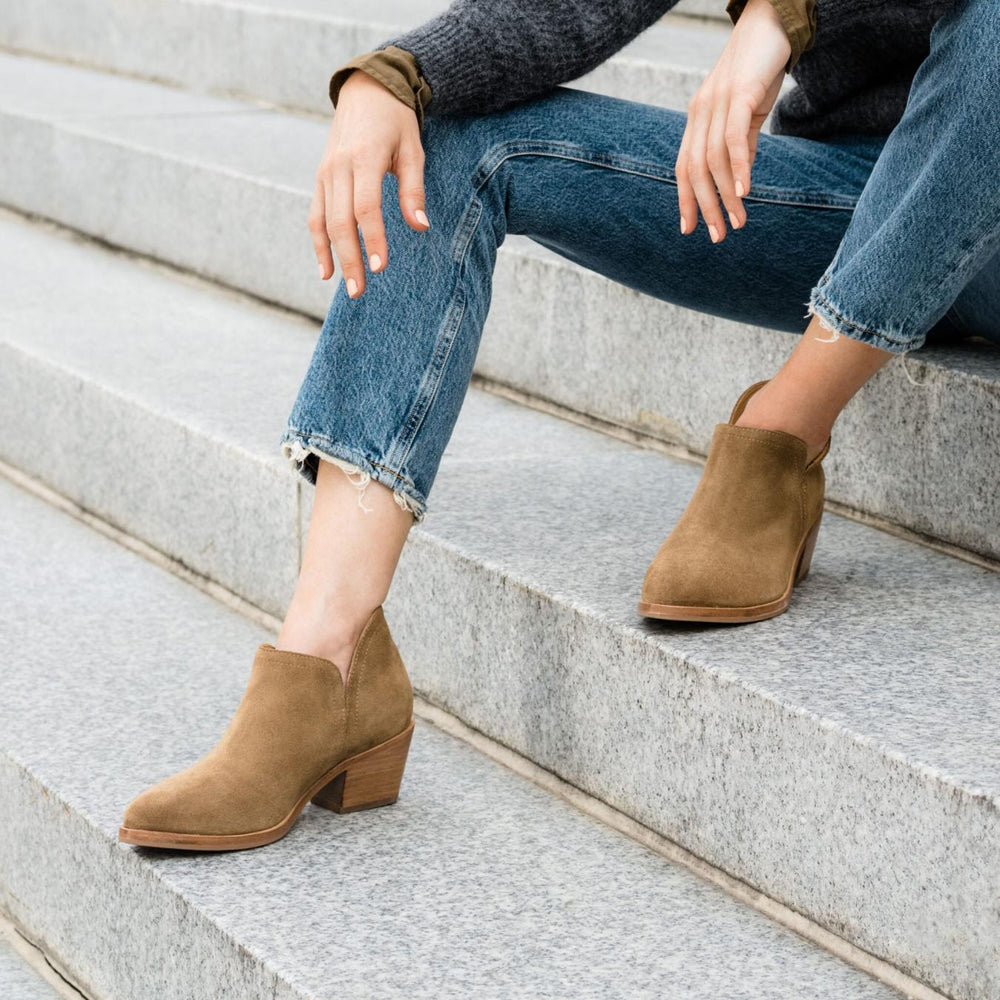 Nisolo Mia Everyday Ankle Bootie Taupe Suede | Women Heels