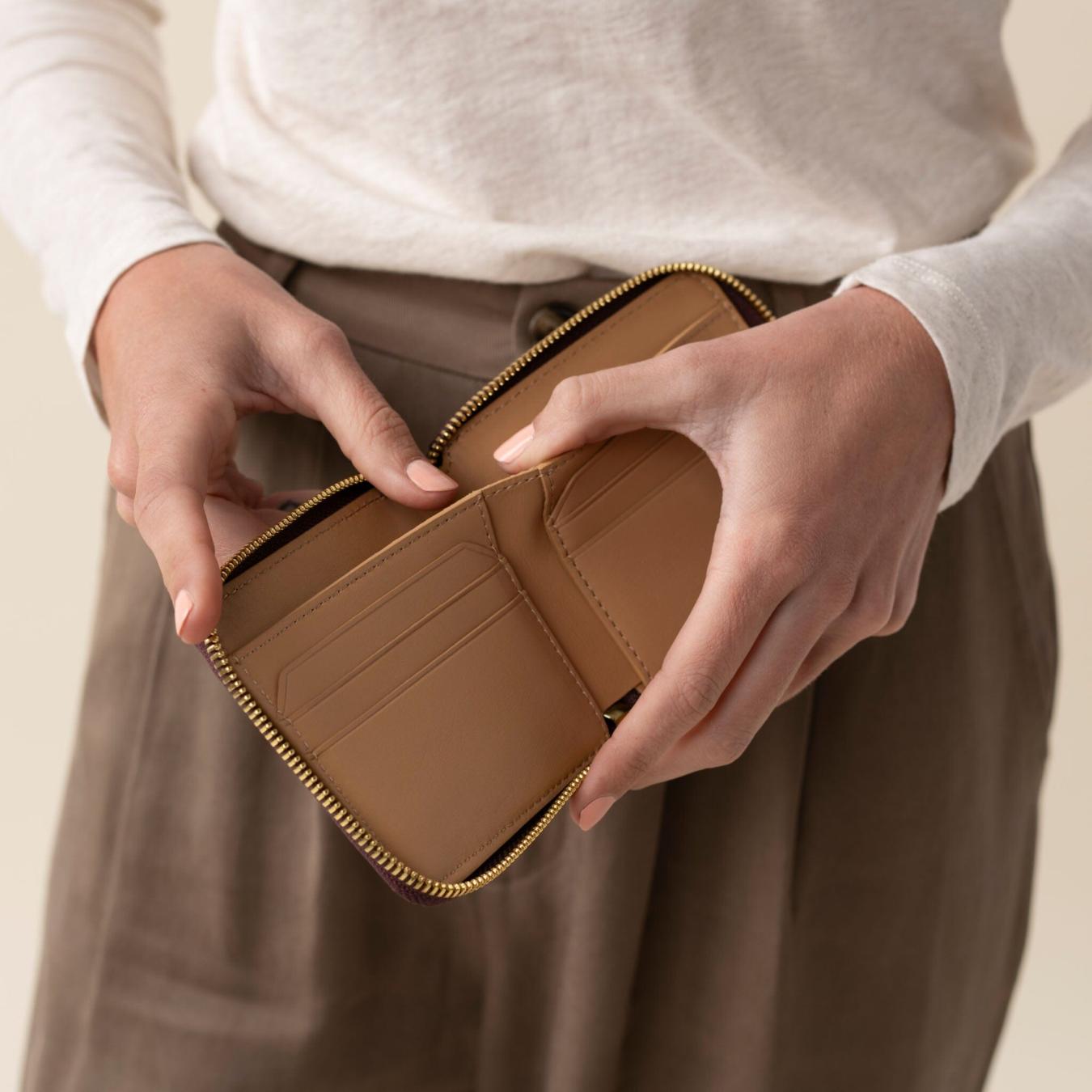 Nisolo Remi Zip Wallet Caramel | Women Bags &amp; Wallets